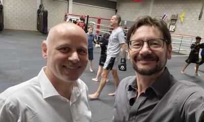 Schepen van Sport Günther Dauw met collega schepen van Jeugd